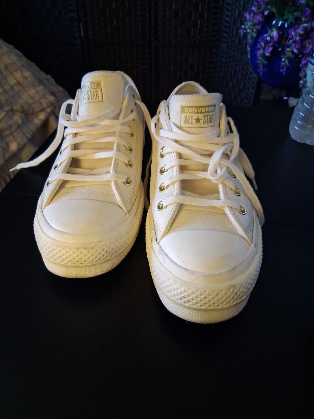 Chuck Taylor Converse White  All Star Platform Size 10 (Leather)